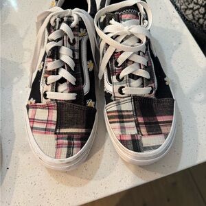 Vans Sneakers - Black and Pink Plaid